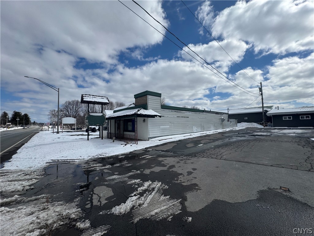 1418-1420 E Dominick Street