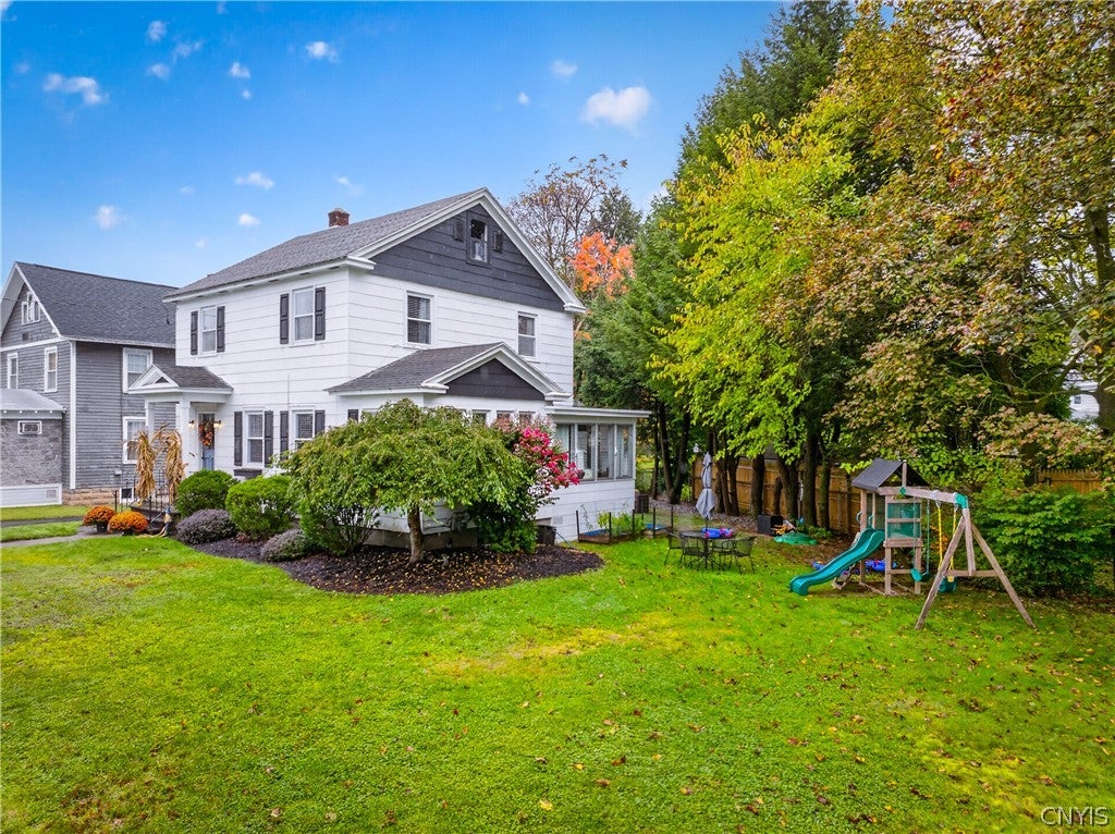 106 Lyon Place