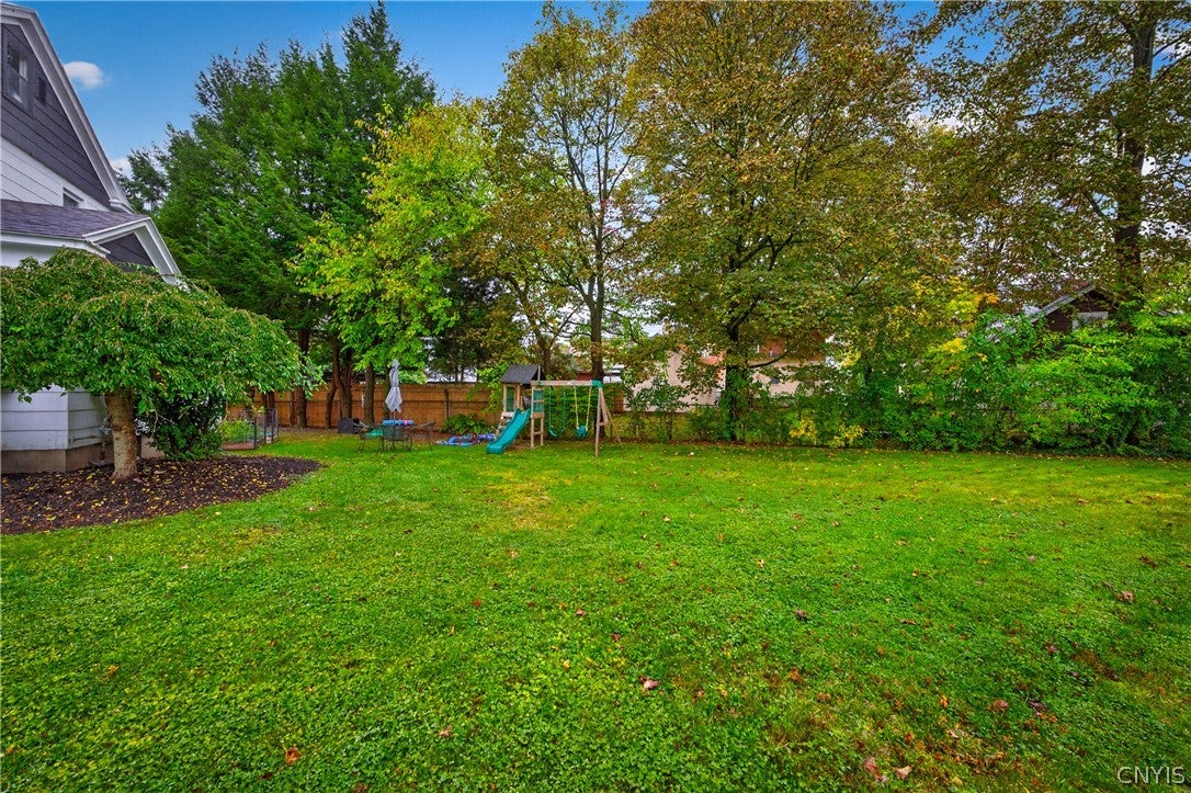 106 Lyon Place