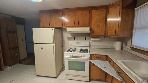 Tiny photo for 624 Breman Avenue, Salina, NY 13211 (MLS # S1648365)