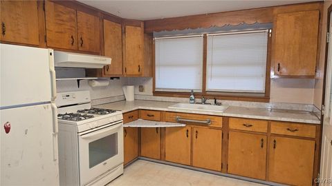 Tiny photo for 624 Breman Avenue, Salina, NY 13211 (MLS # S1648365)