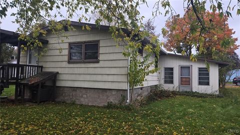 Tiny photo for 624 Breman Avenue, Salina, NY 13211 (MLS # S1648365)