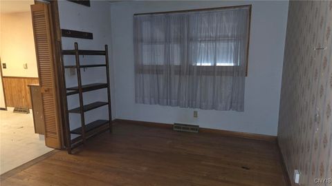 Tiny photo for 624 Breman Avenue, Salina, NY 13211 (MLS # S1648365)