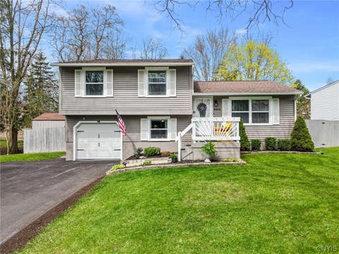 Homes For Sale - 8412 Sextant Drive<br/> Clay, NY 13027