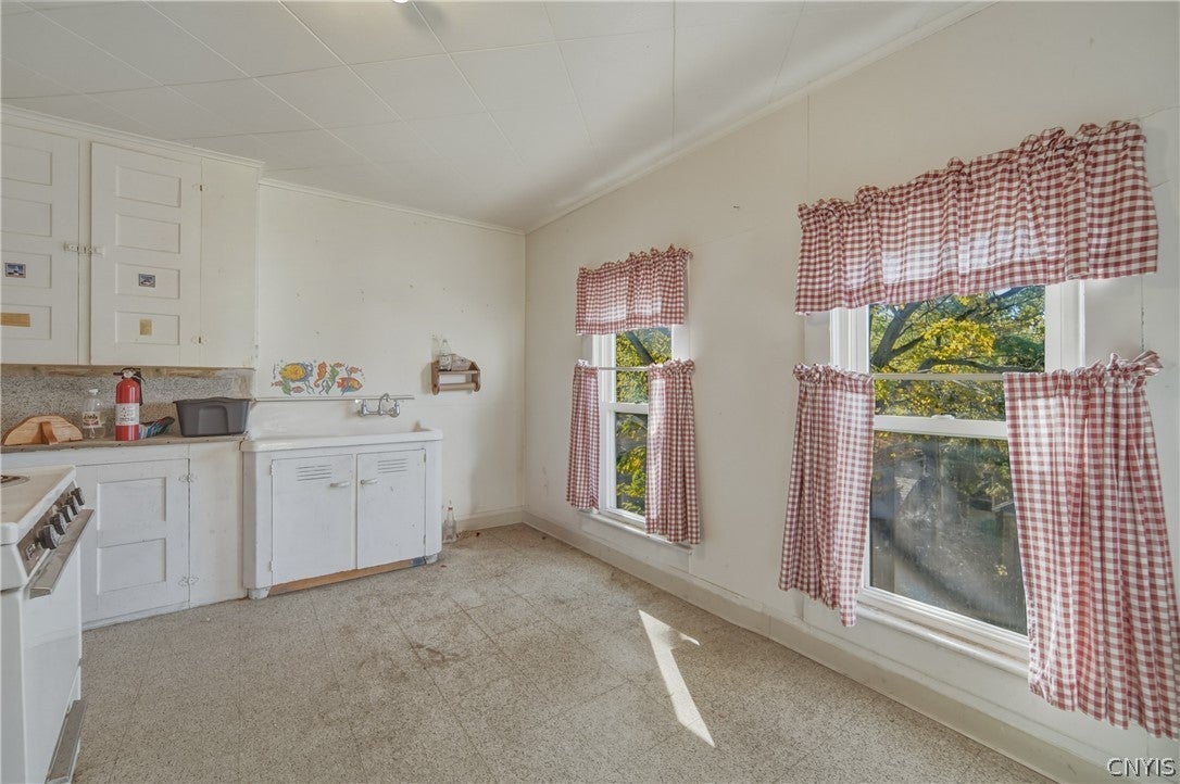 4378 S Onondaga Road Road