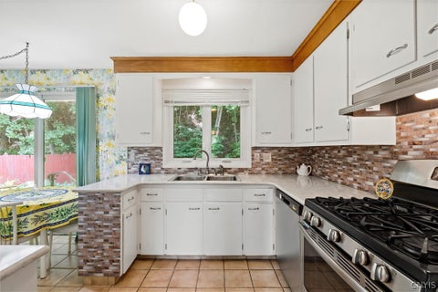 Tiny photo for 510 Hillsboro Parkway, Syracuse, NY 13214 (MLS # S1690088)