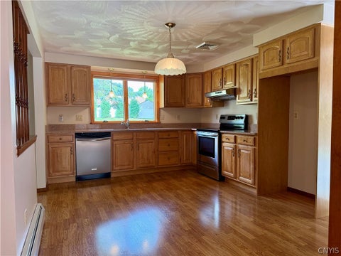 Tiny photo for 155 Valley View Road, New Hartford, NY 13413 (MLS # S1708980)