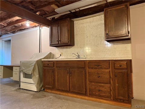 Tiny photo for 155 Valley View Road, New Hartford, NY 13413 (MLS # S1708980)