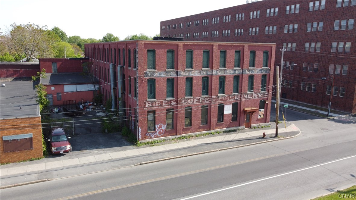 831 W Fayette Street