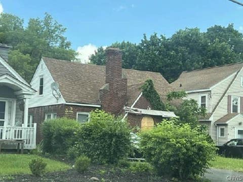 Homes For Sale - 923 Salt Springs Road<br/> Syracuse, NY 13224