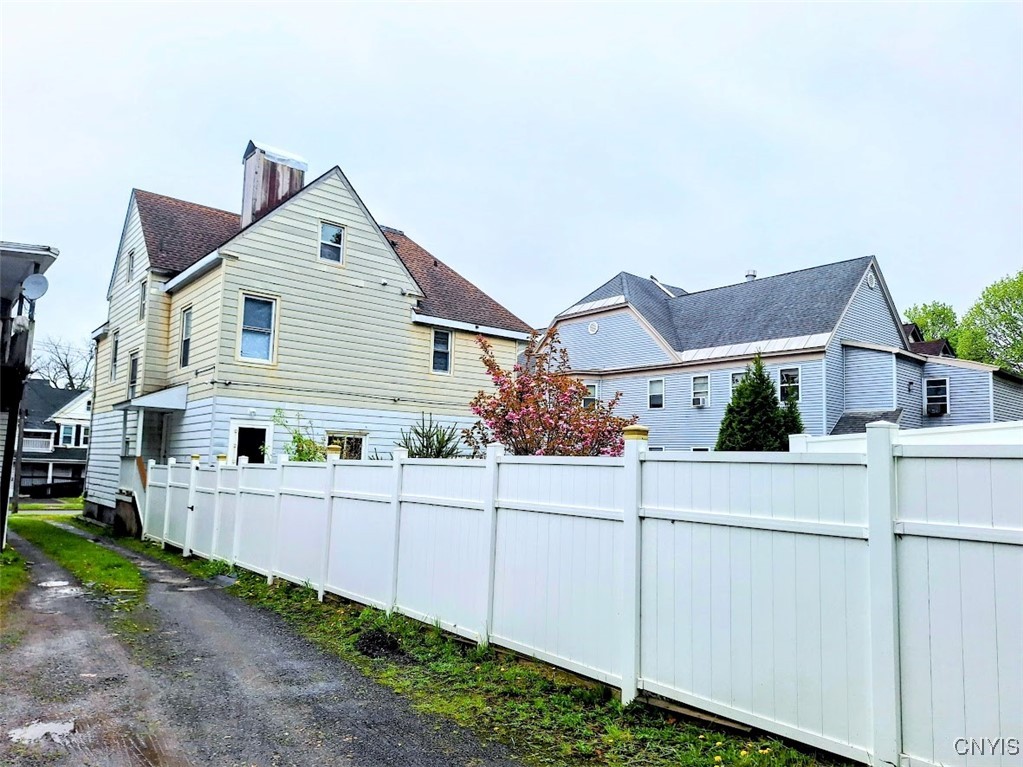 1515 Oneida Street, Utica, New York image 37