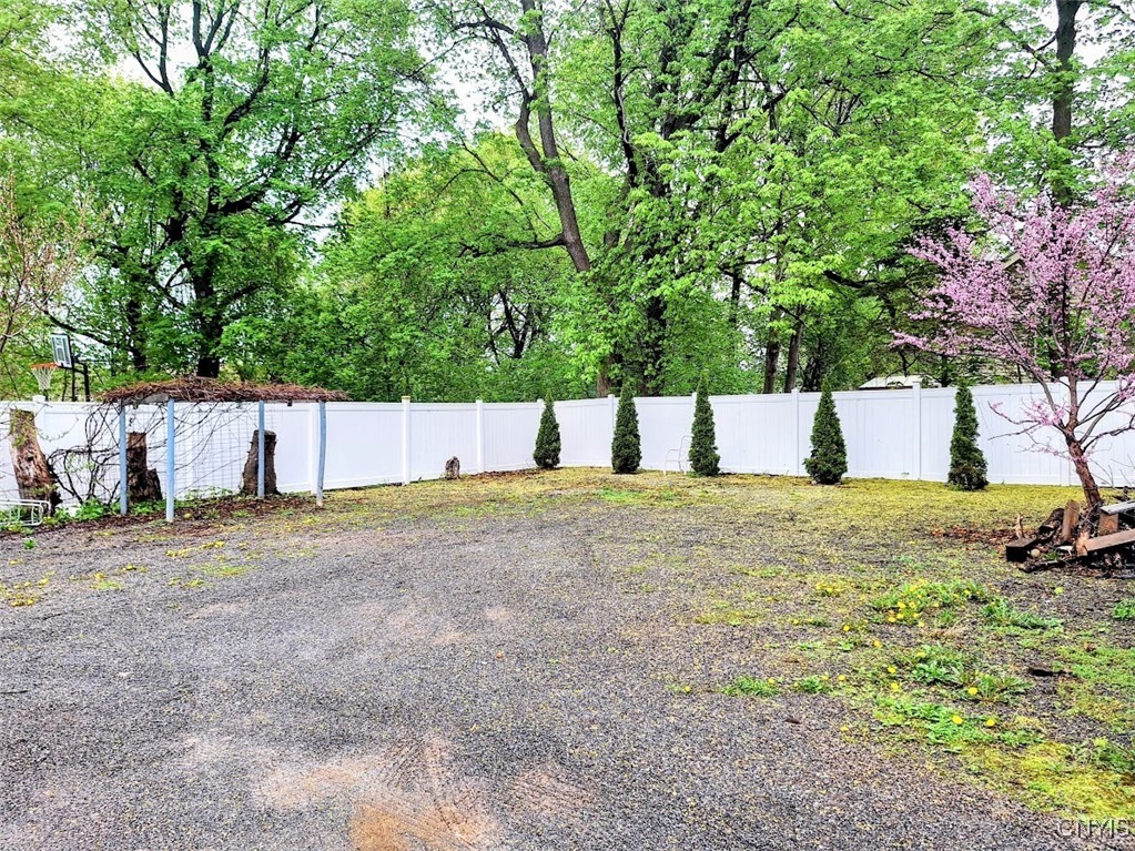 1515 Oneida Street, Utica, New York image 38
