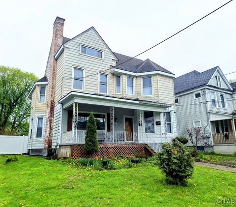 1515 Oneida Street, Utica, NY 13501 - MLS#: S1604968