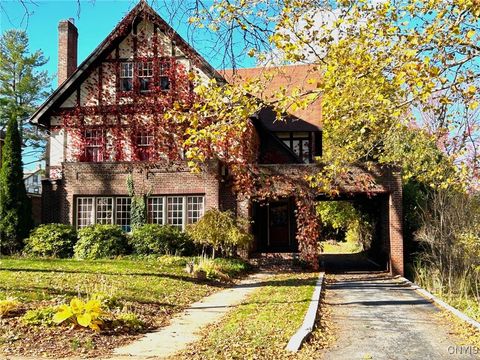 Homes For Sale - 13 Brattle Road<br/> Syracuse, NY 13203