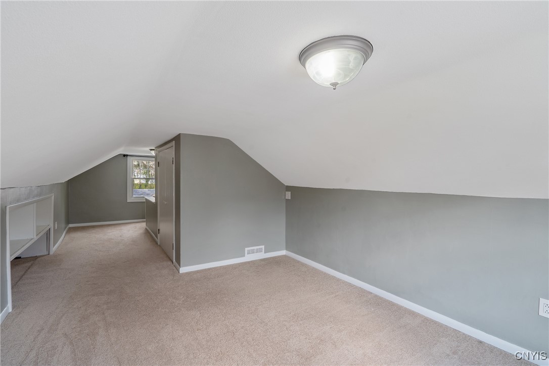 36 Pine Ridge Circle, Clay, New York image 32