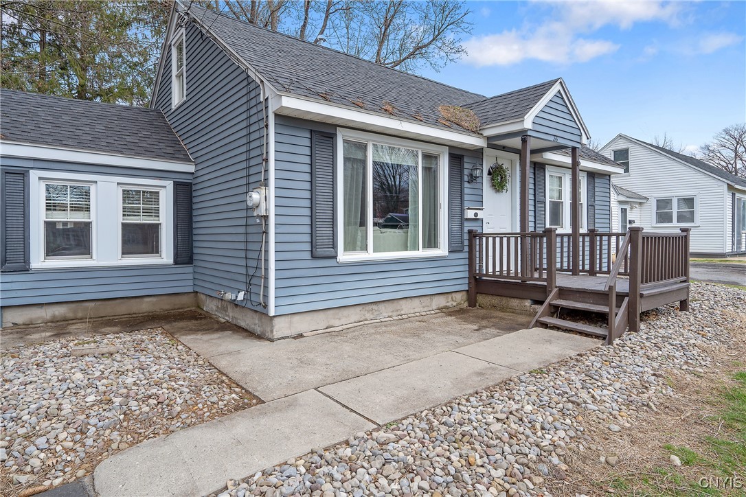 36 Pine Ridge Circle, Clay, New York image 3