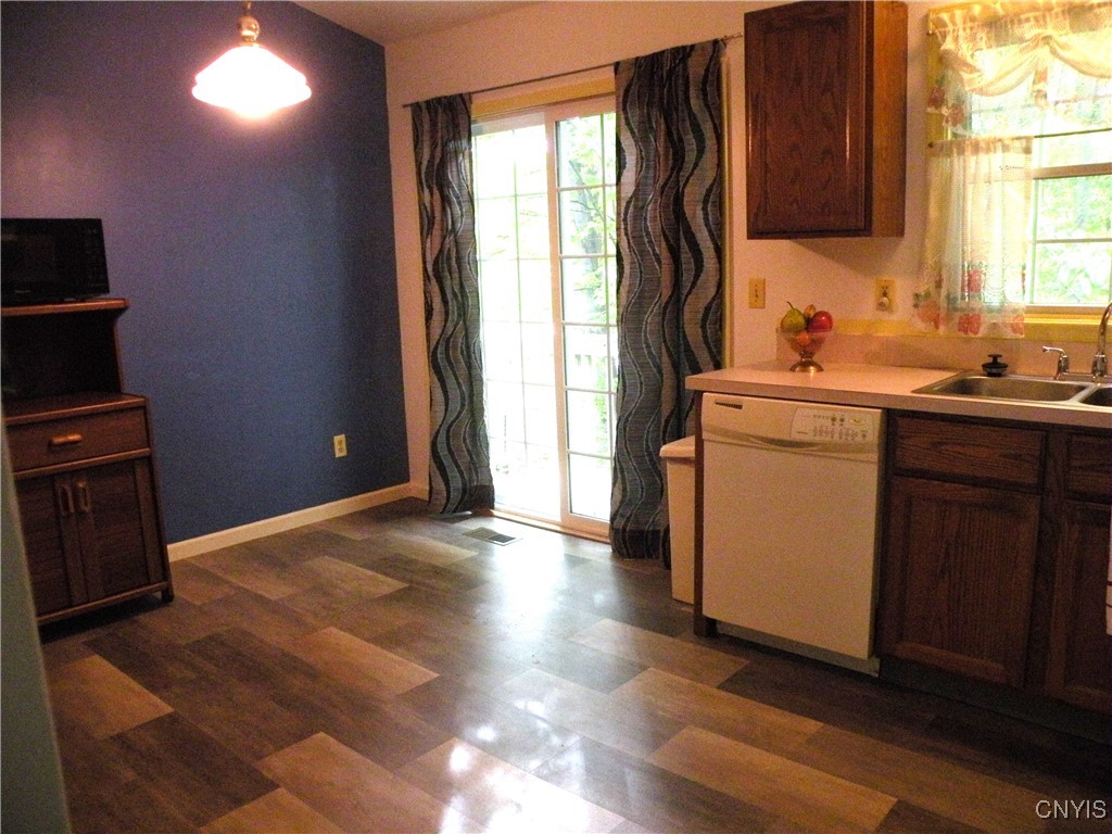 9557 Bantry Lane Ln, Cicero, New York image 5