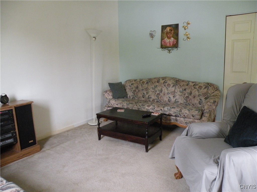 9557 Bantry Lane Ln, Cicero, New York image 6