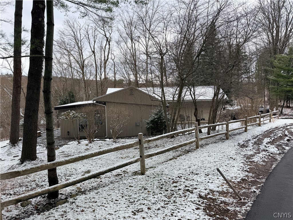 8 The Hills Dr