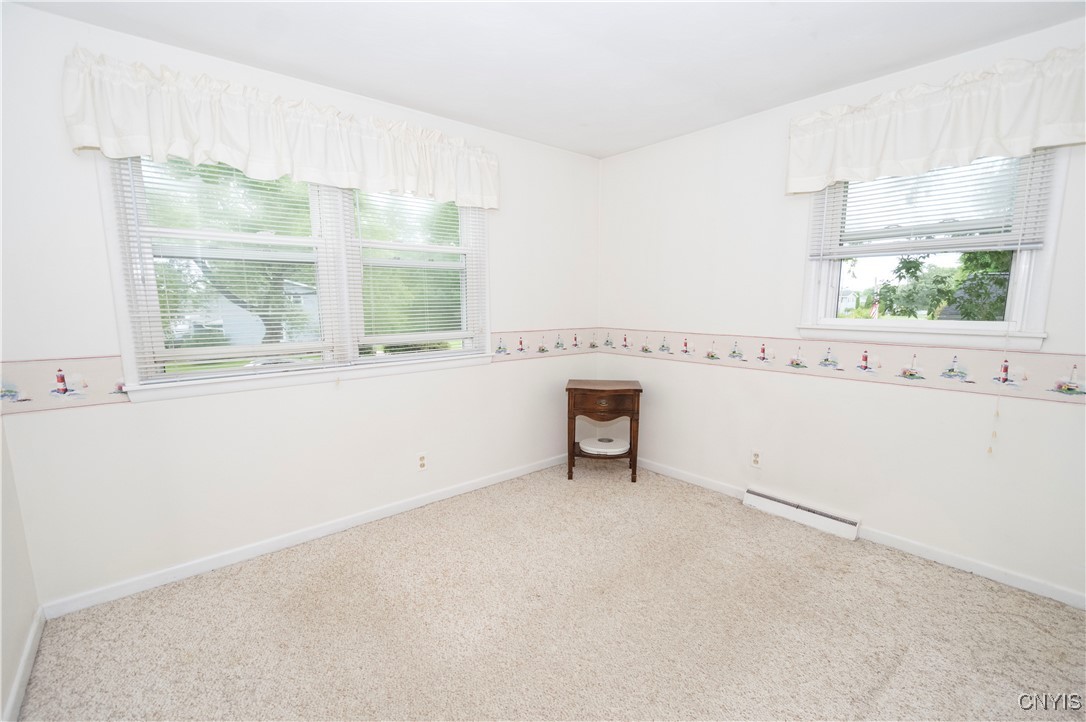 Camillus, New York 13219, United States, 4 Bedrooms Bedrooms, ,2 BathroomsBathrooms,Residential,Pending,39963