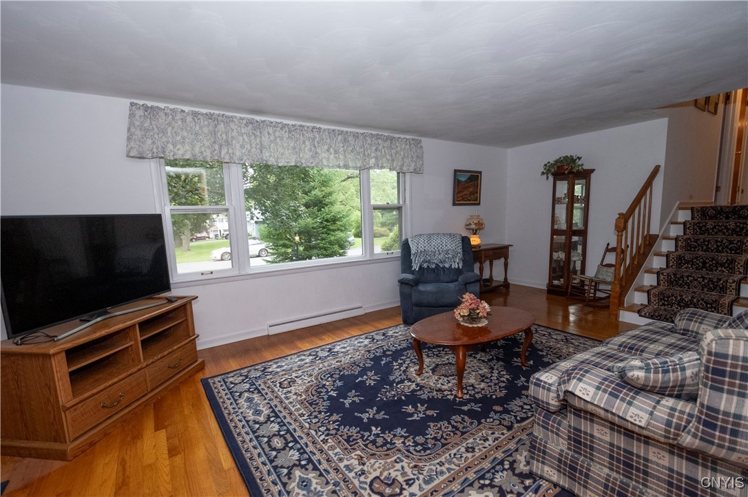 Camillus, New York 13219, United States, 4 Bedrooms Bedrooms, ,2 BathroomsBathrooms,Residential,Pending,39963