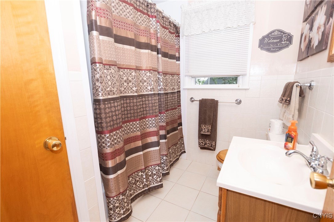 Camillus, New York 13219, United States, 4 Bedrooms Bedrooms, ,2 BathroomsBathrooms,Residential,Pending,39963