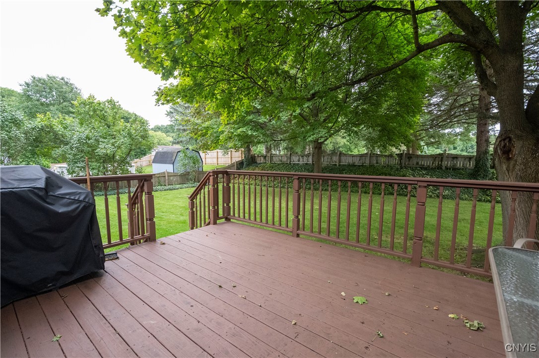 Camillus, New York 13219, United States, 4 Bedrooms Bedrooms, ,2 BathroomsBathrooms,Residential,Pending,39963