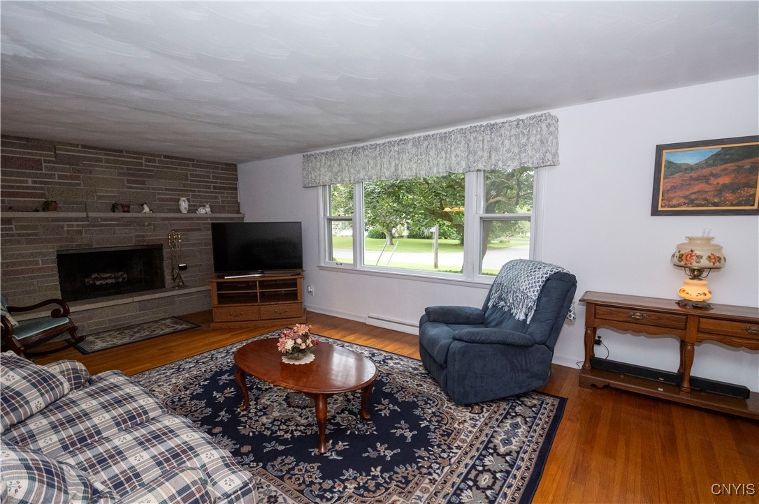 Camillus, New York 13219, United States, 4 Bedrooms Bedrooms, ,2 BathroomsBathrooms,Residential,Pending,39963