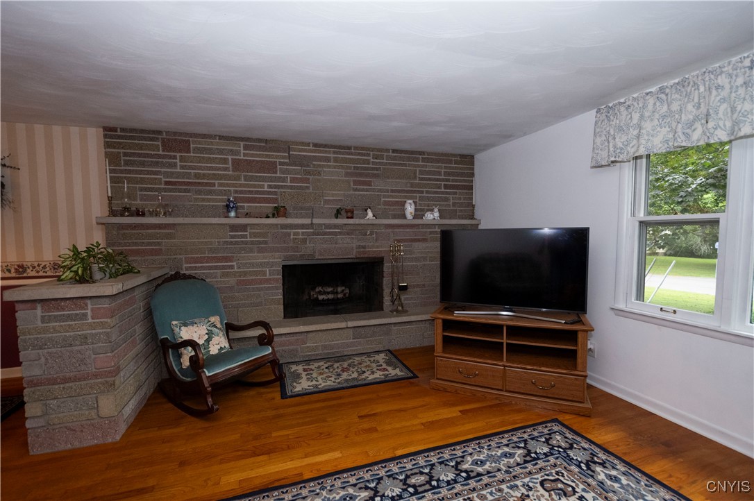 Camillus, New York 13219, United States, 4 Bedrooms Bedrooms, ,2 BathroomsBathrooms,Residential,Pending,39963