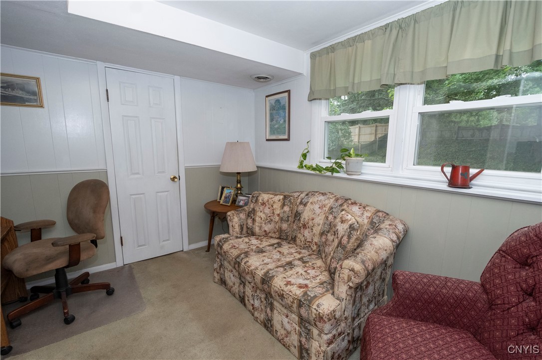 Camillus, New York 13219, United States, 4 Bedrooms Bedrooms, ,2 BathroomsBathrooms,Residential,Pending,39963