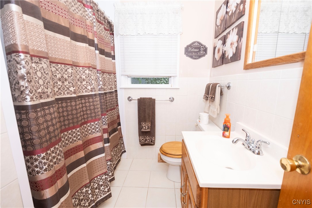 Camillus, New York 13219, United States, 4 Bedrooms Bedrooms, ,2 BathroomsBathrooms,Residential,Pending,39963