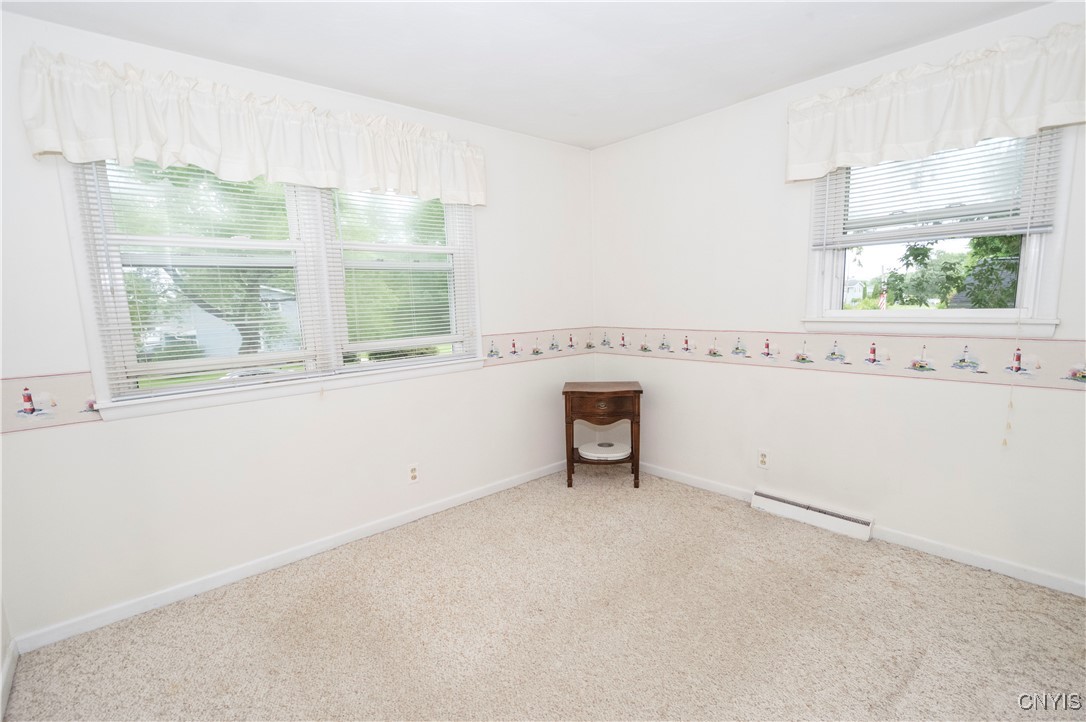 Camillus, New York 13219, United States, 4 Bedrooms Bedrooms, ,2 BathroomsBathrooms,Residential,Pending,39963