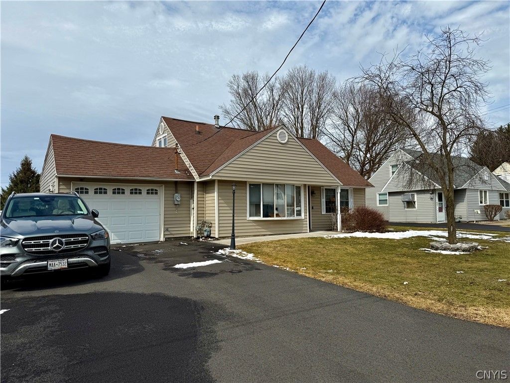 Photo of 427 Van Roen Road, Utica, NY 13502 (MLS # S1667139)