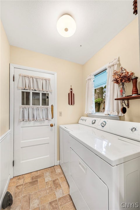 Tiny photo for 2770 W Lake Road, Skaneateles, NY 13152 (MLS # S1704975)