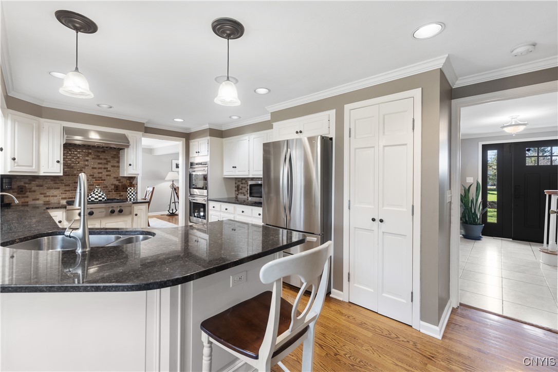 7679 Stonehedge Lane, Manlius, New York image 9