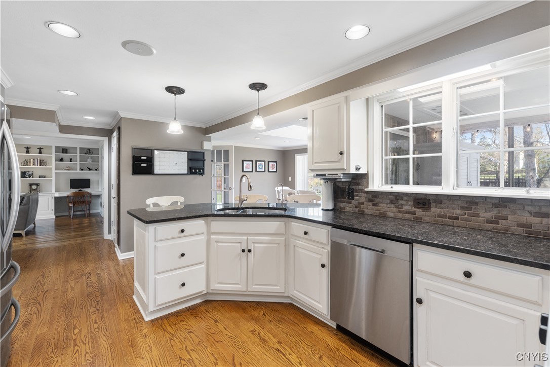 7679 Stonehedge Lane, Manlius, New York image 11