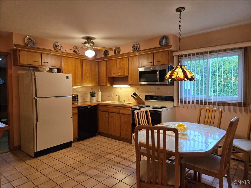 19 Shelly Place, Utica, New York image 6