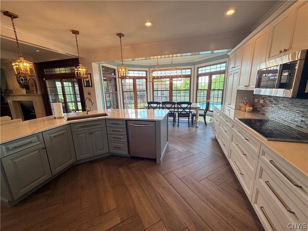 1108 Madden Lane