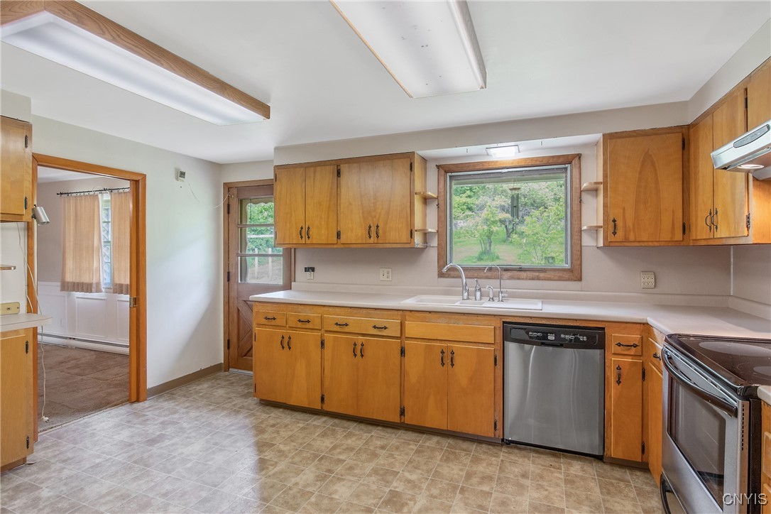 5682 Ike Dixon Road, Camillus, New York image 15