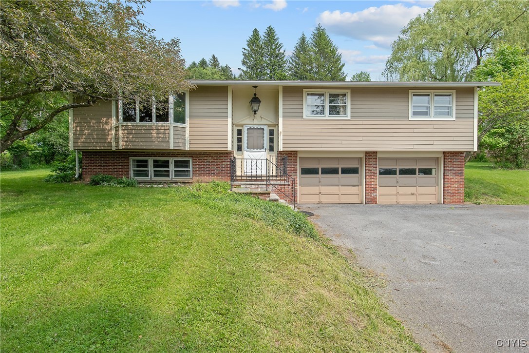 5682 Ike Dixon Road, Camillus, New York image 1
