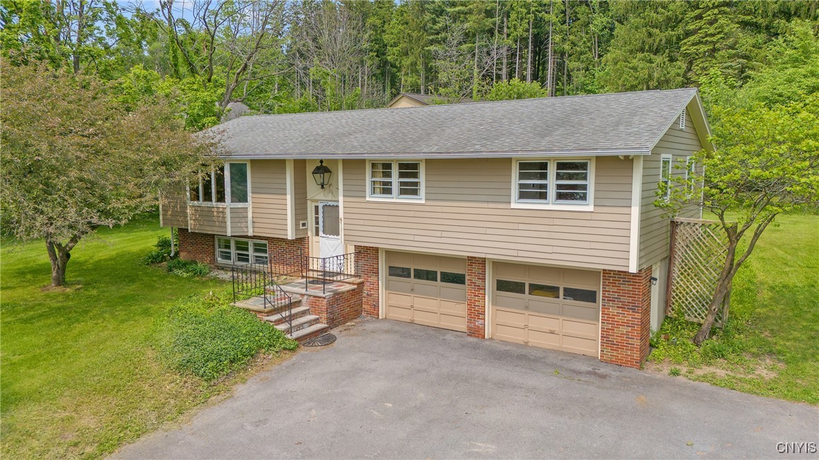 5682 Ike Dixon Road, Camillus, New York image 36