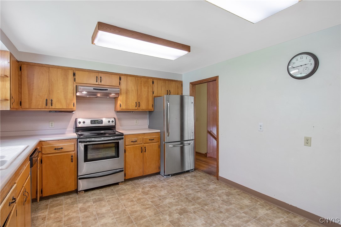 5682 Ike Dixon Road, Camillus, New York image 14