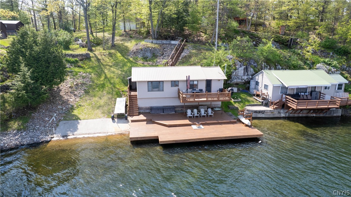 556 West Shore