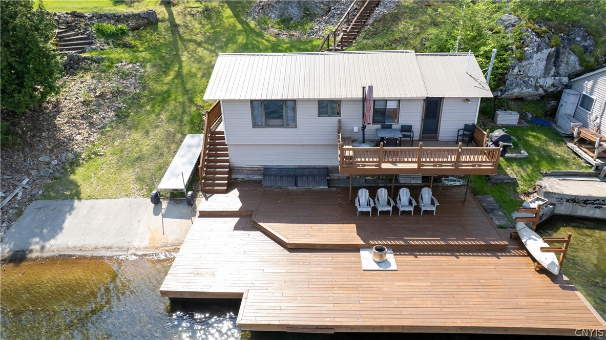 556 West Shore