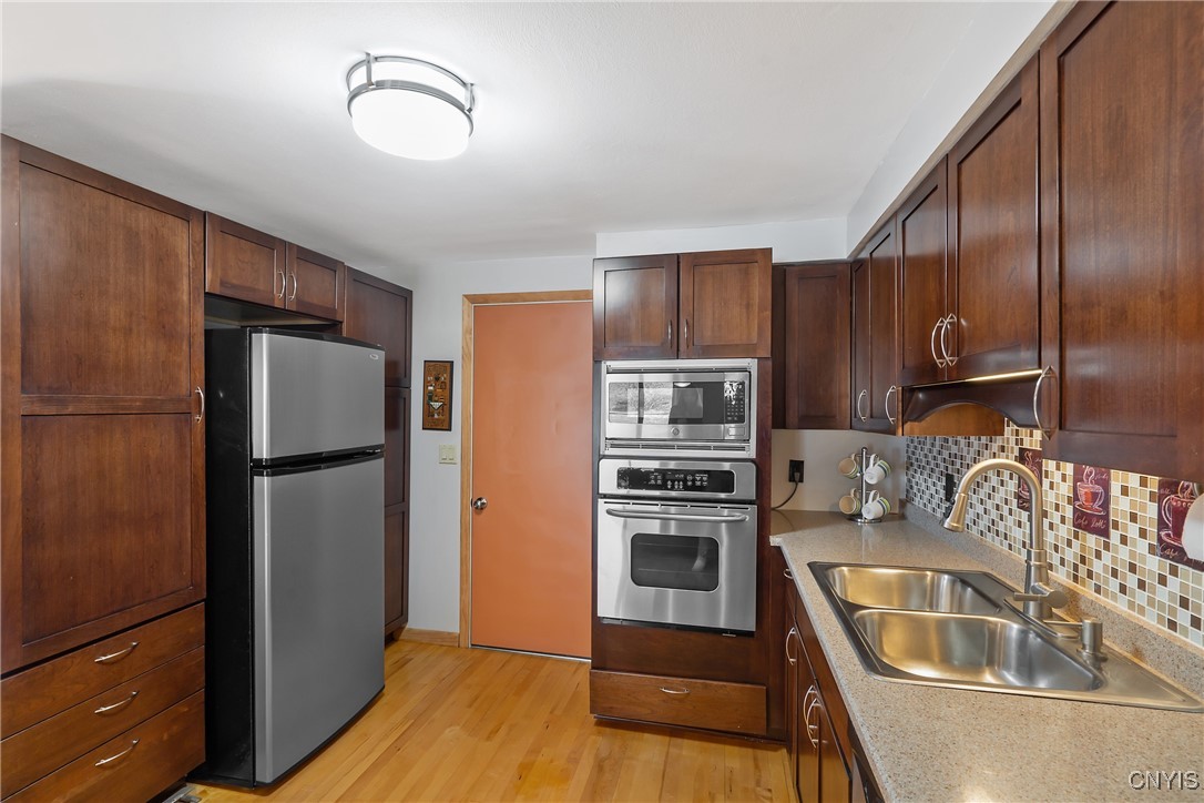 205 Weathervane Way, Camillus, New York image 10
