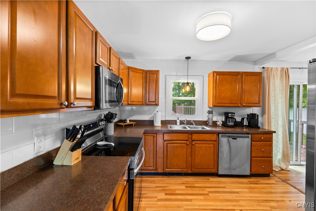 461 Van Ellis Road, Utica, New York image 5