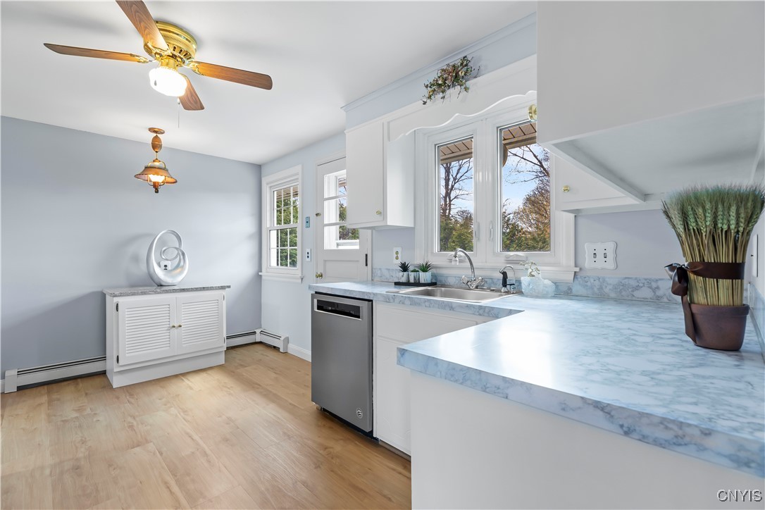 400 Oakridge Drive, Camillus, New York image 13