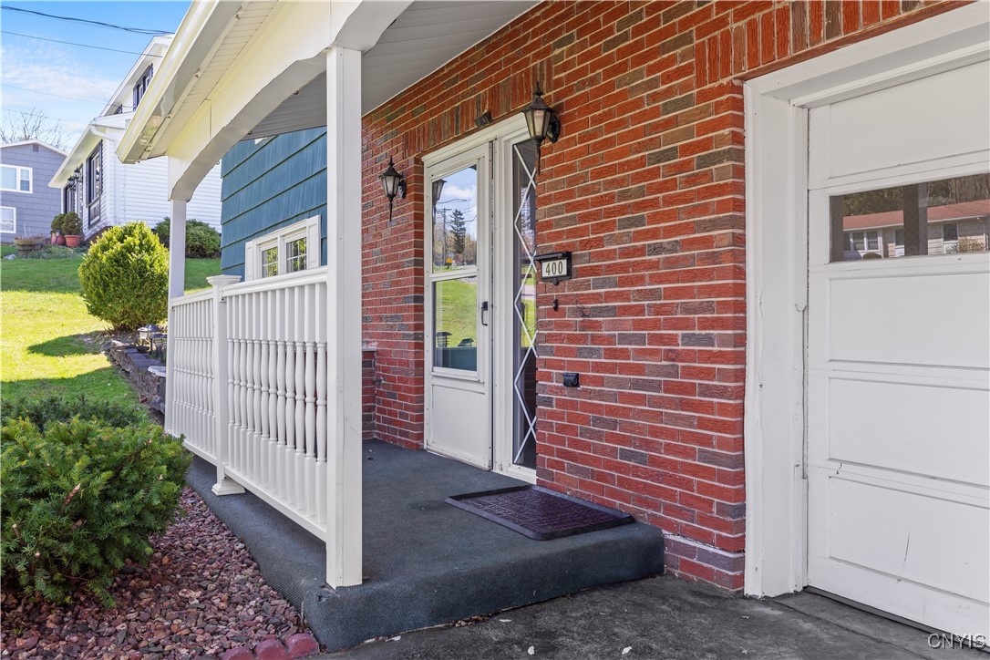 400 Oakridge Drive, Camillus, New York image 3