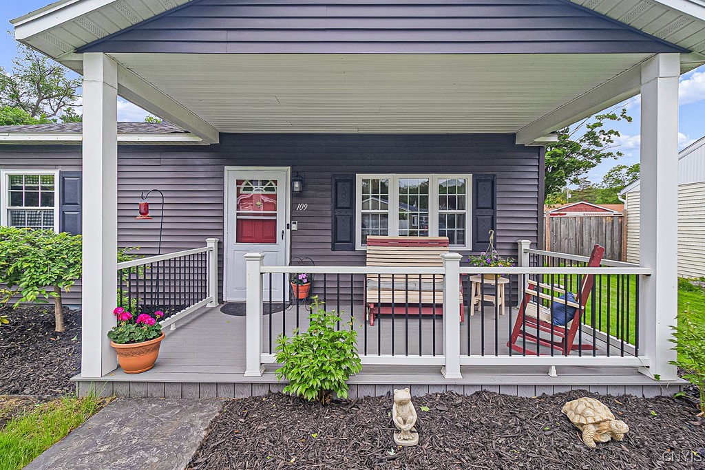 109 Denton Ave