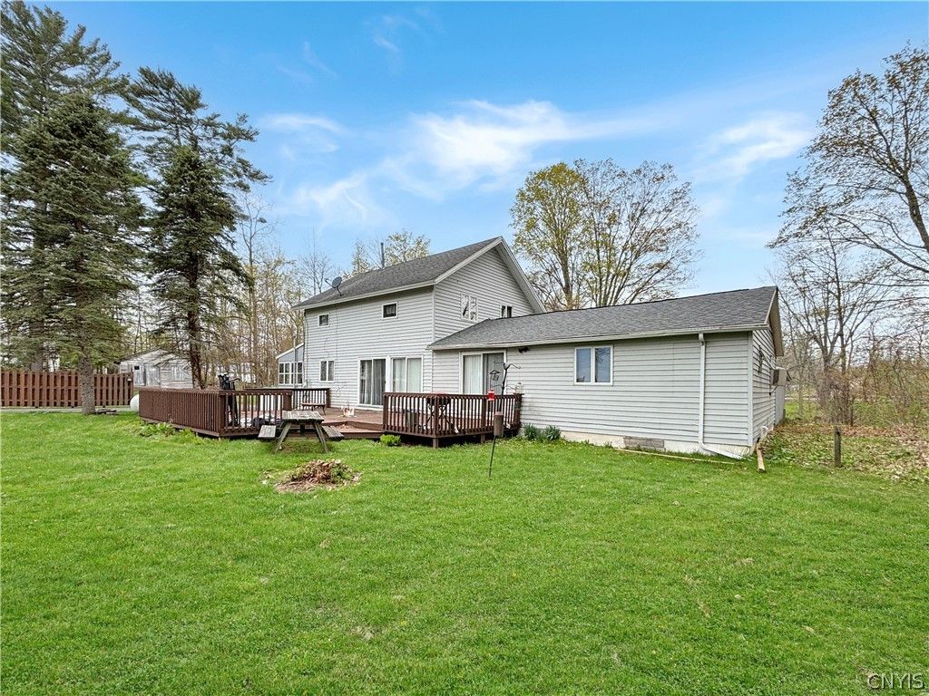 Photo of 7 Coleman Drive, Constantia, NY 13044 (MLS # S1678098)